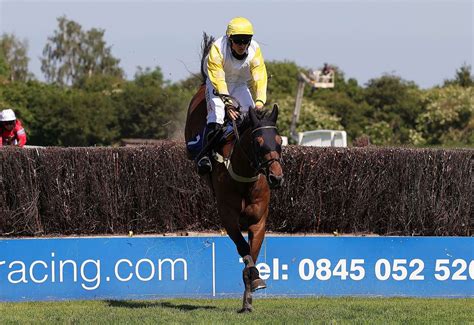 today's race meetings.